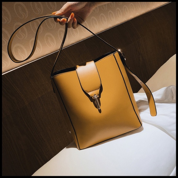 NEW PARIS Bucket Bag - Picture 4 of 7